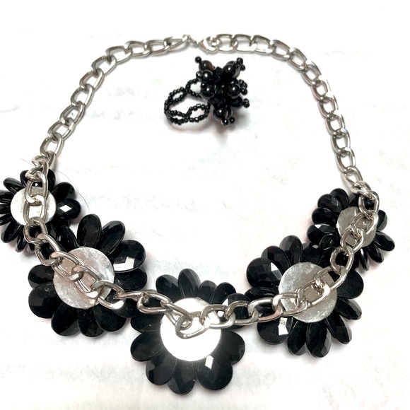 NECKLACE BLACK FLORAL crystal w/rhinestone center & matching handmade ring  NWOT - Picture 4 of 8